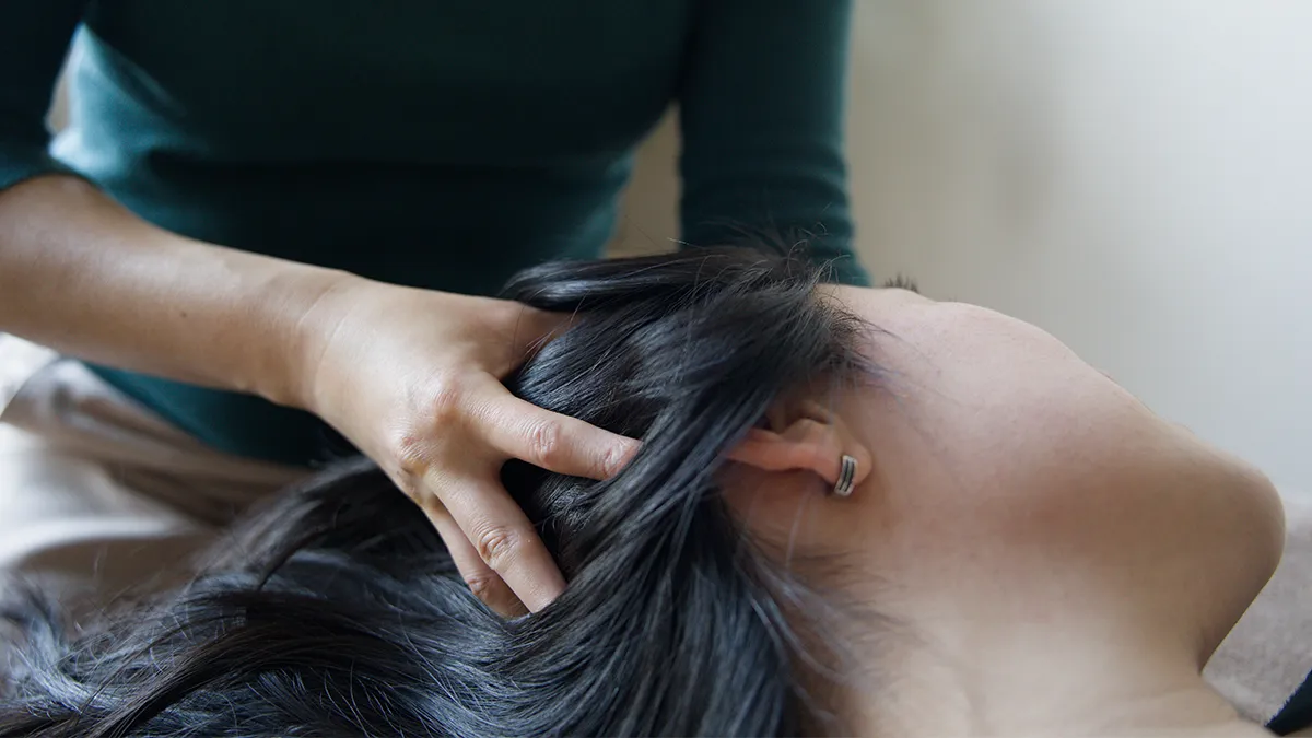 Massage crânien relaxant, sans huile